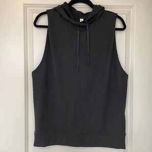 RARE LULULEMON BLACK SLEEVELESS HOODIE NEW W/O TAGS SIZE 8